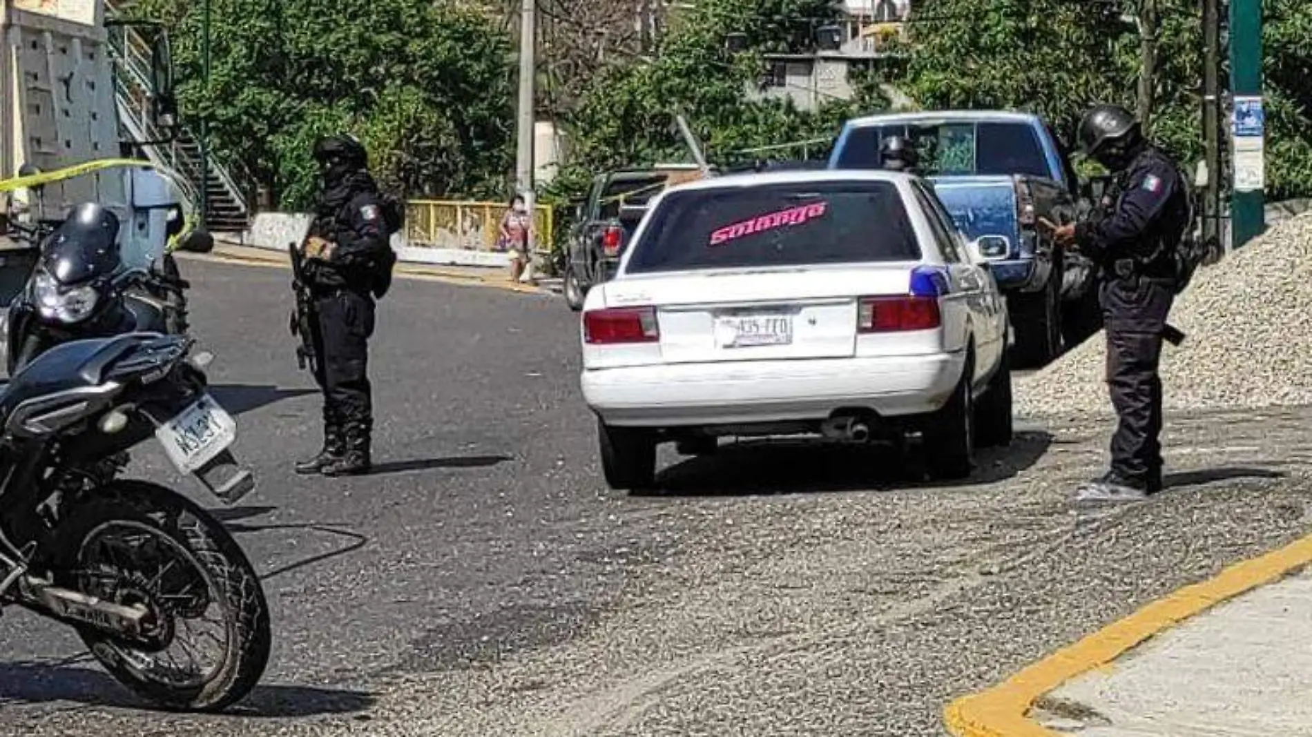 Mujer muerta dentro de taxi